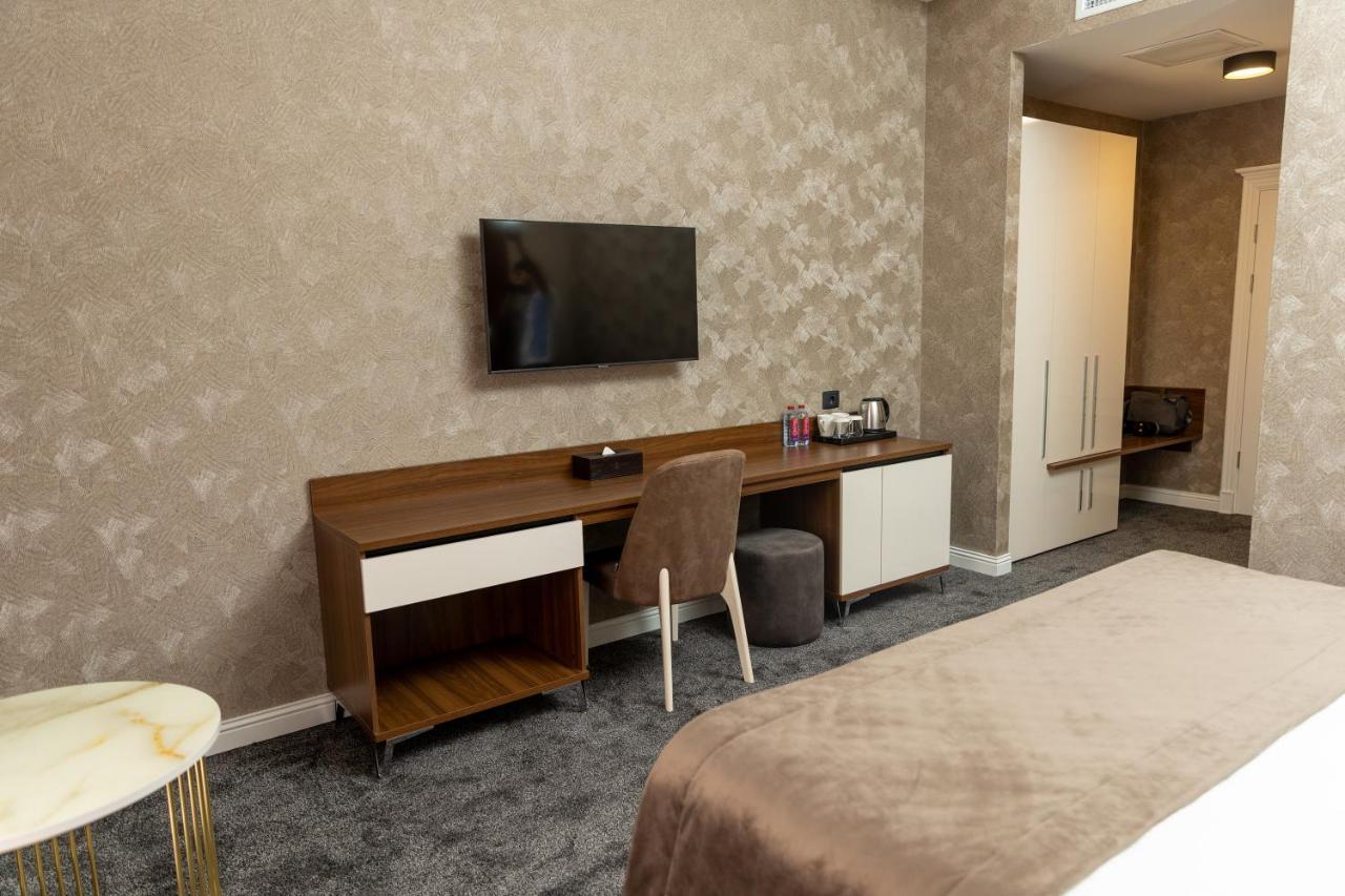 Leon Hotel Spa กันจา ภายนอก รูปภาพ